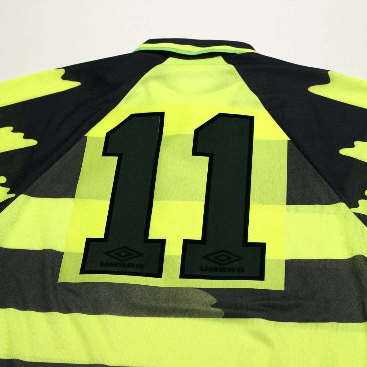 1996/97 Cadete #11 Celtic Vintage Umbro Away Football Shirt (M)