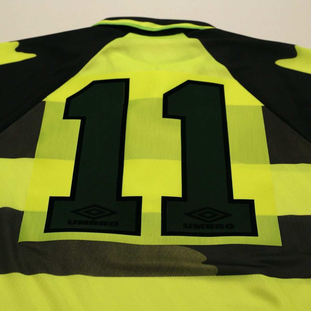 1996/97 Cadete #11 Celtic Vintage Umbro Away Football Shirt (M)