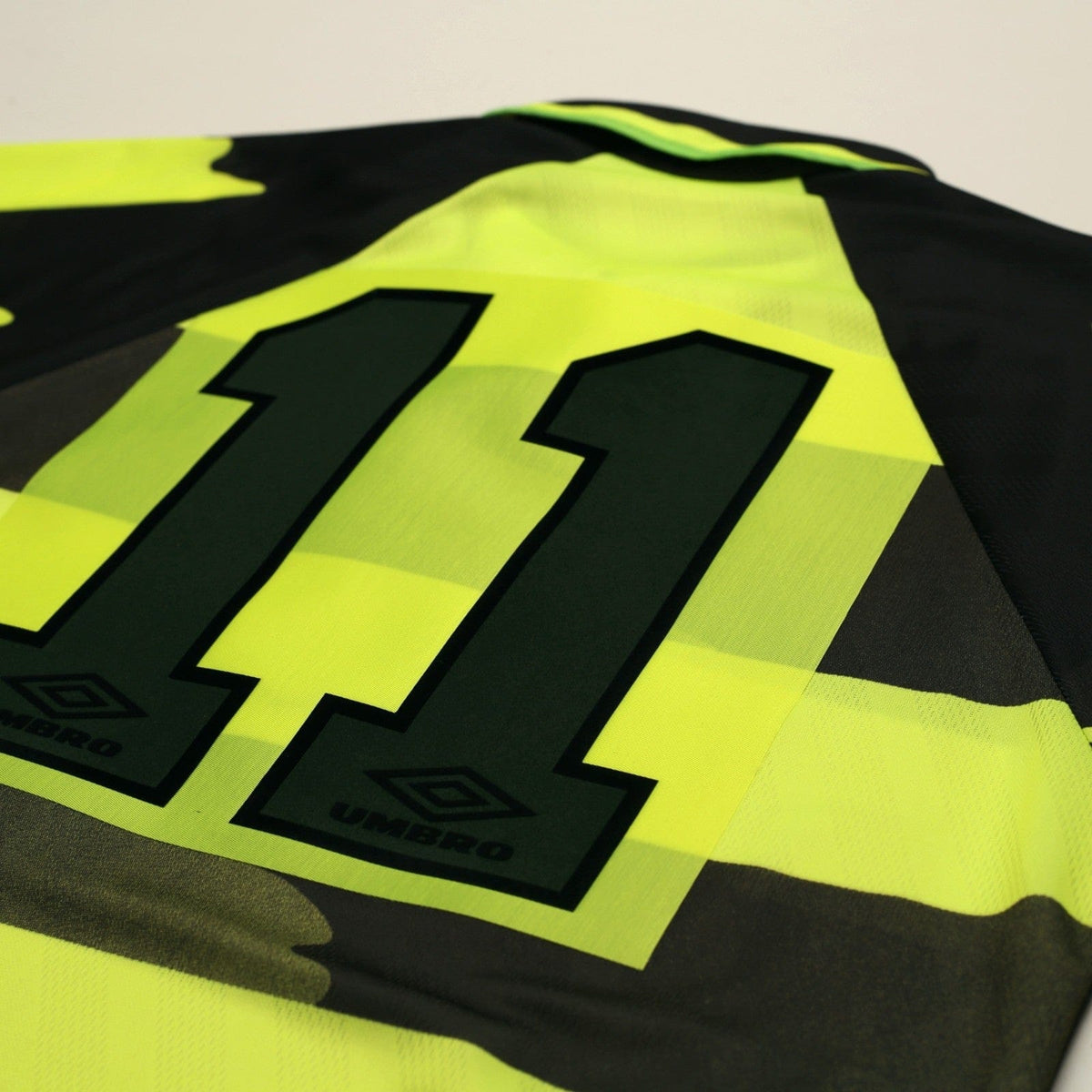 1996/97 Cadete #11 Celtic Vintage Umbro Away Football Shirt (M)