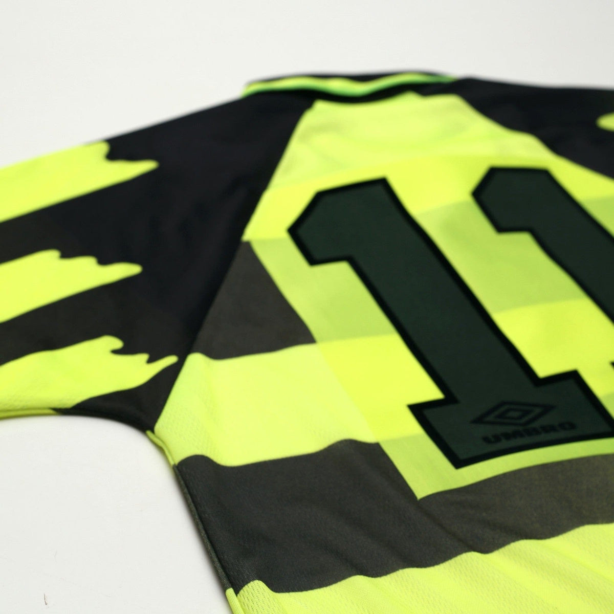 1996/97 Cadete #11 Celtic Vintage Umbro Away Football Shirt (M)