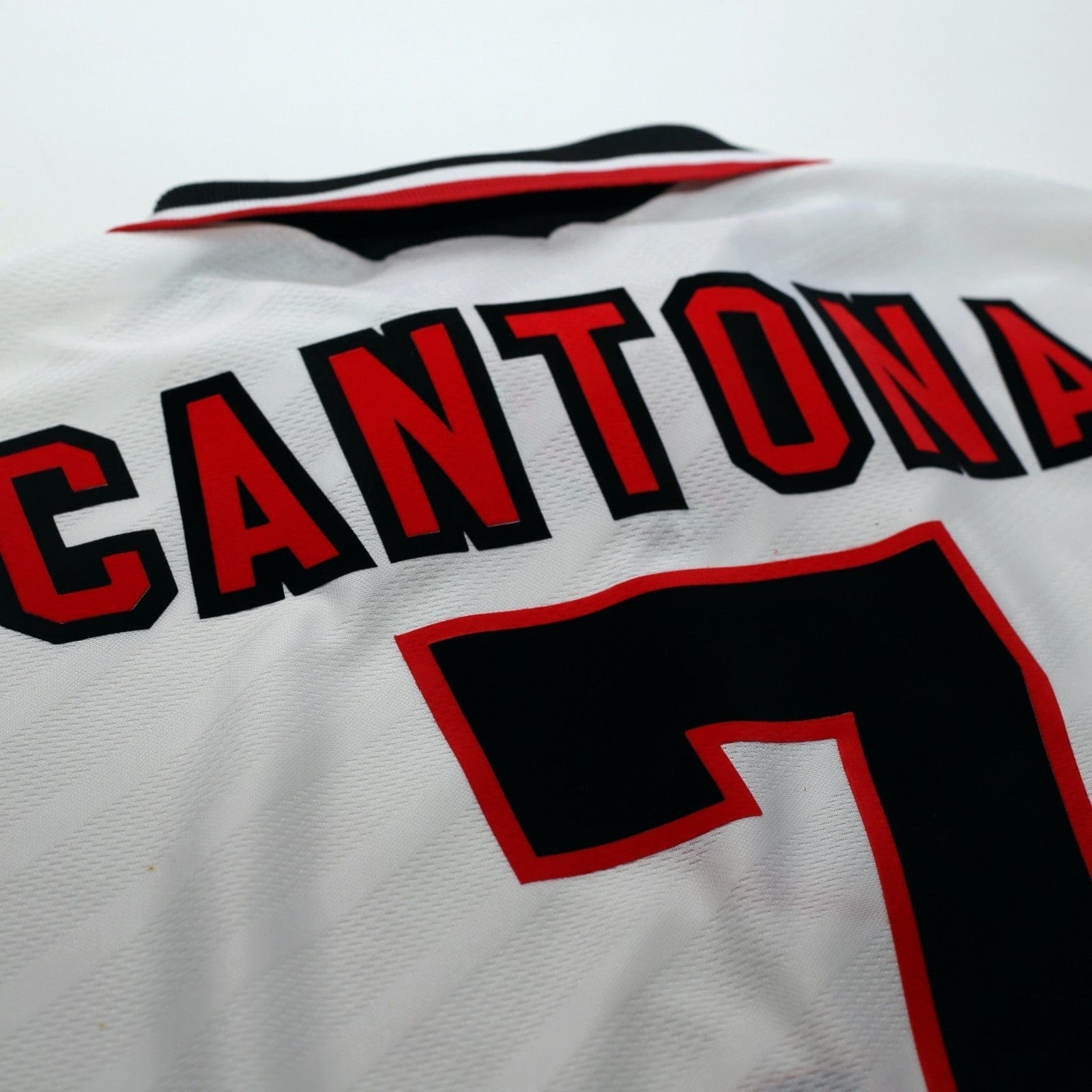 1996/97 Cantona #7 Manchester United Vintage Umbro Away Football Shirt (XL)