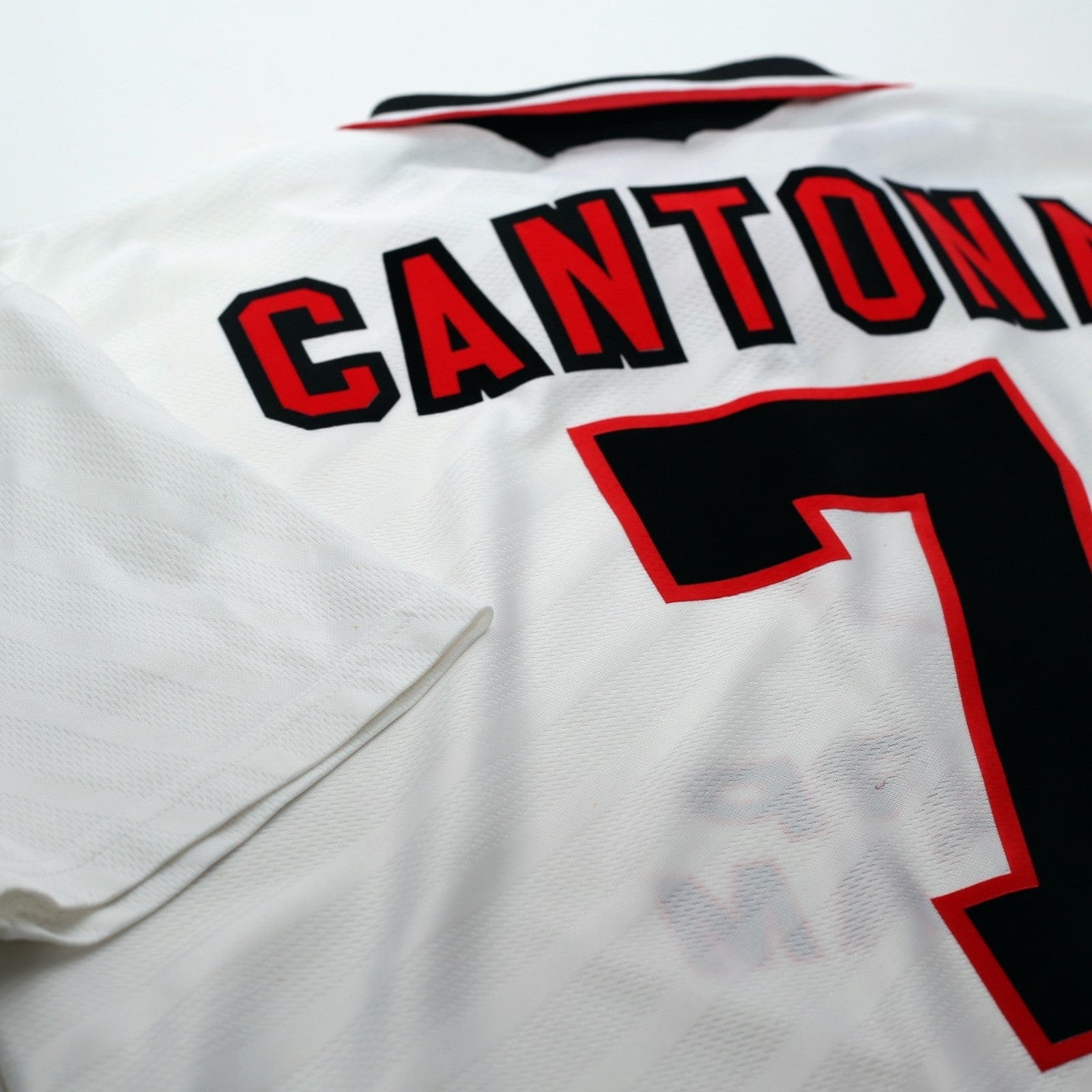 1996/97 Cantona #7 Manchester United Vintage Umbro Away Football Shirt (XL)