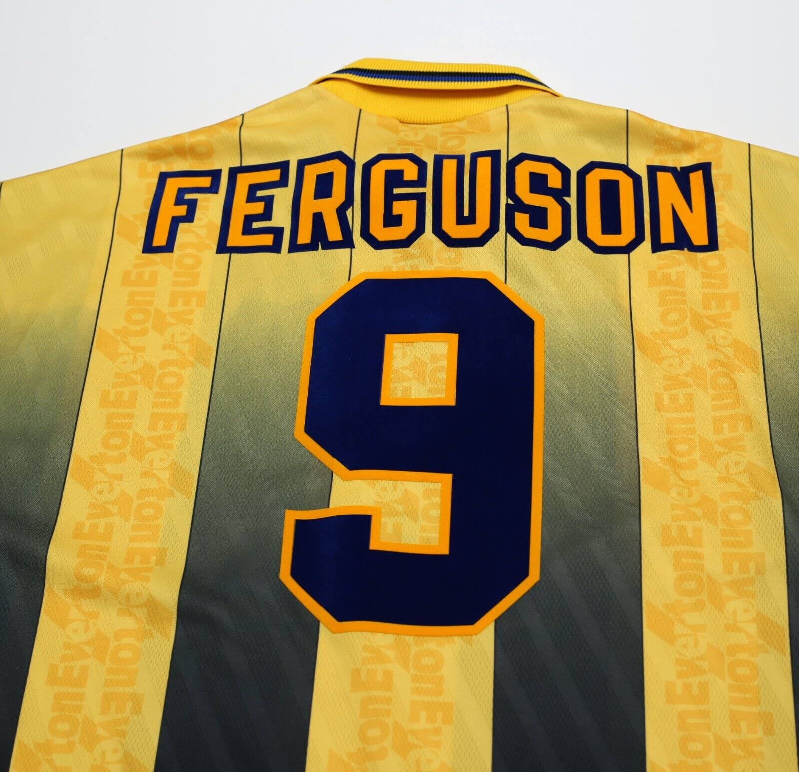 1996/97 FERGUSON #9 Everton Vintage Umbro Away Football Shirt (L)
