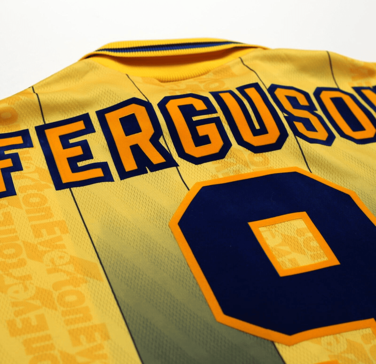 1996/97 FERGUSON #9 Everton Vintage Umbro Away Football Shirt (L)