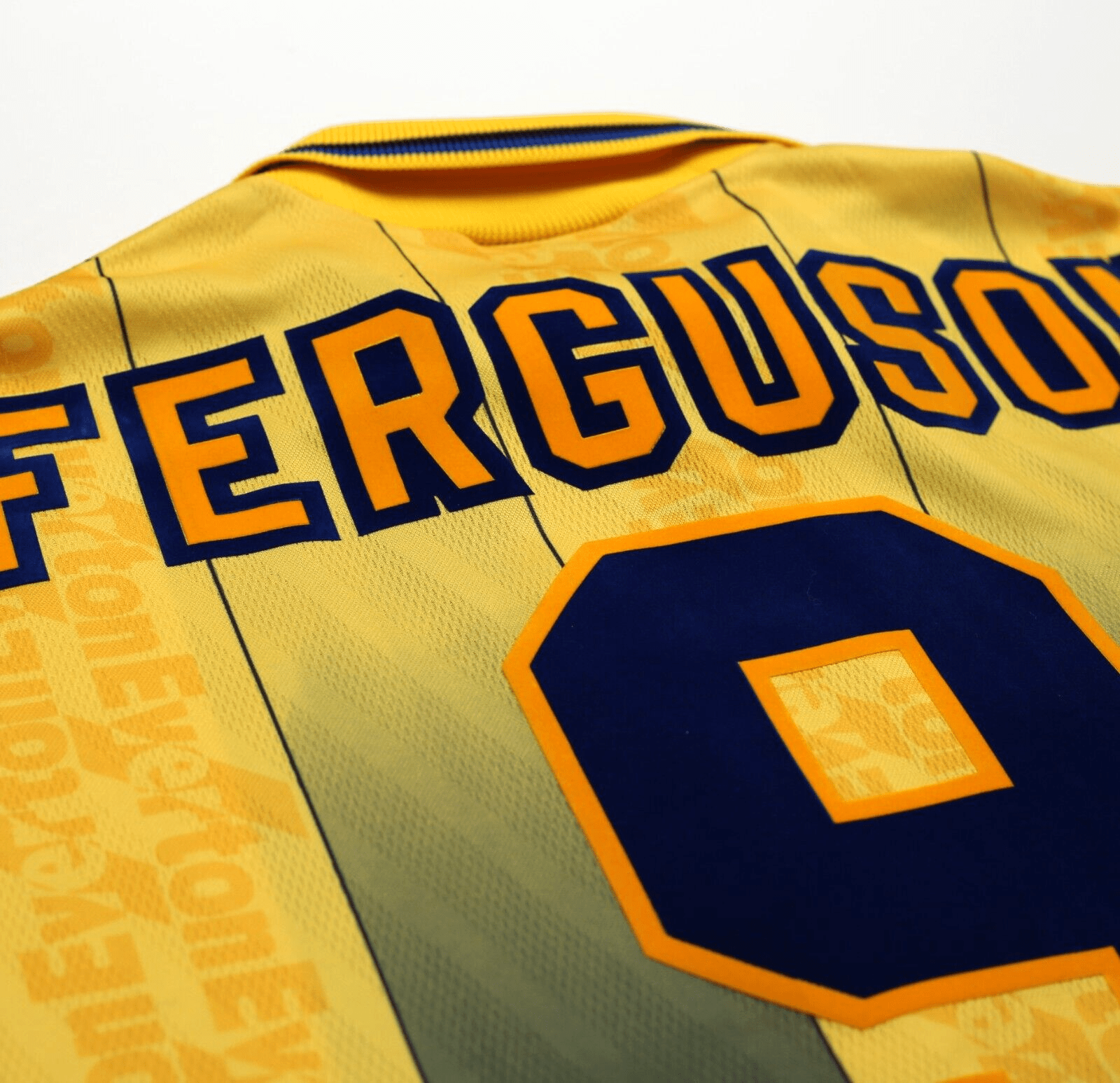 1996/97 FERGUSON #9 Everton Vintage Umbro Away Football Shirt (L)