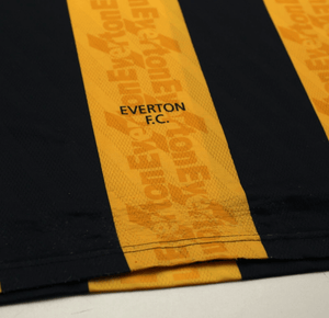 1996/97 FERGUSON #9 Everton Vintage Umbro Away Football Shirt (L)