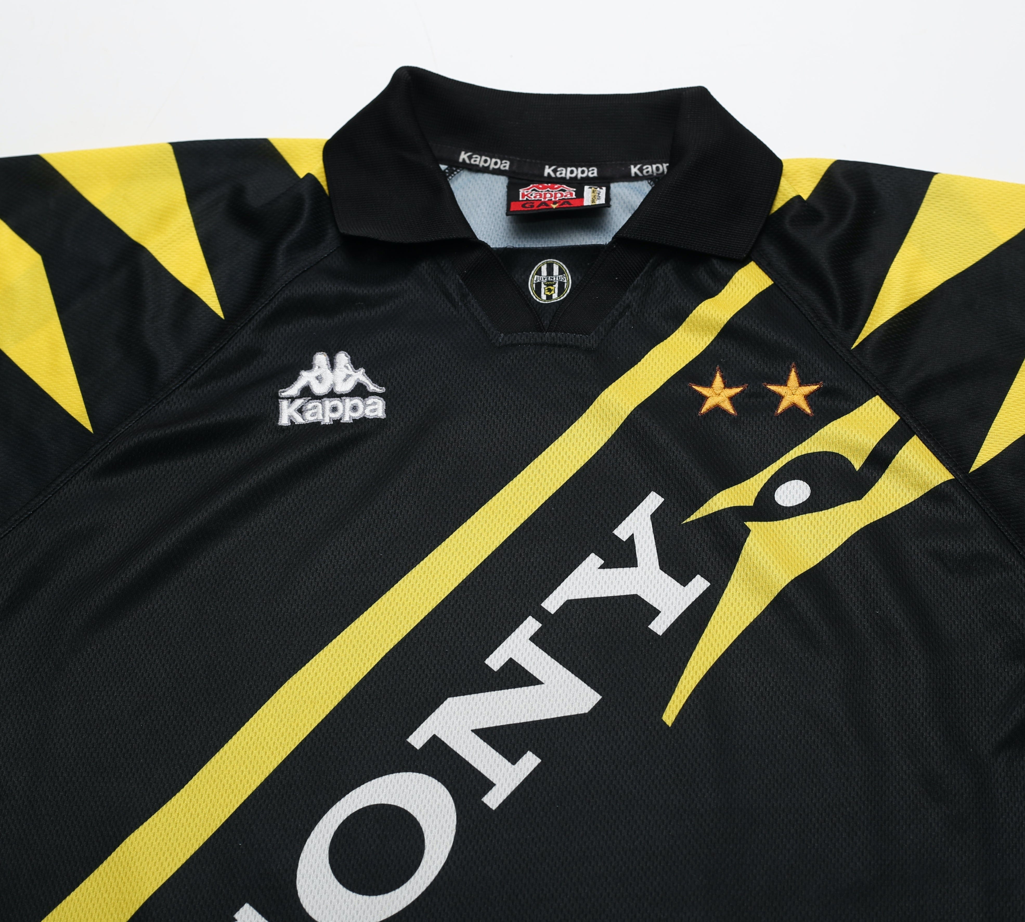 1996/97 Vintage Juventus third shirt | Size M | Classic Kappa kit