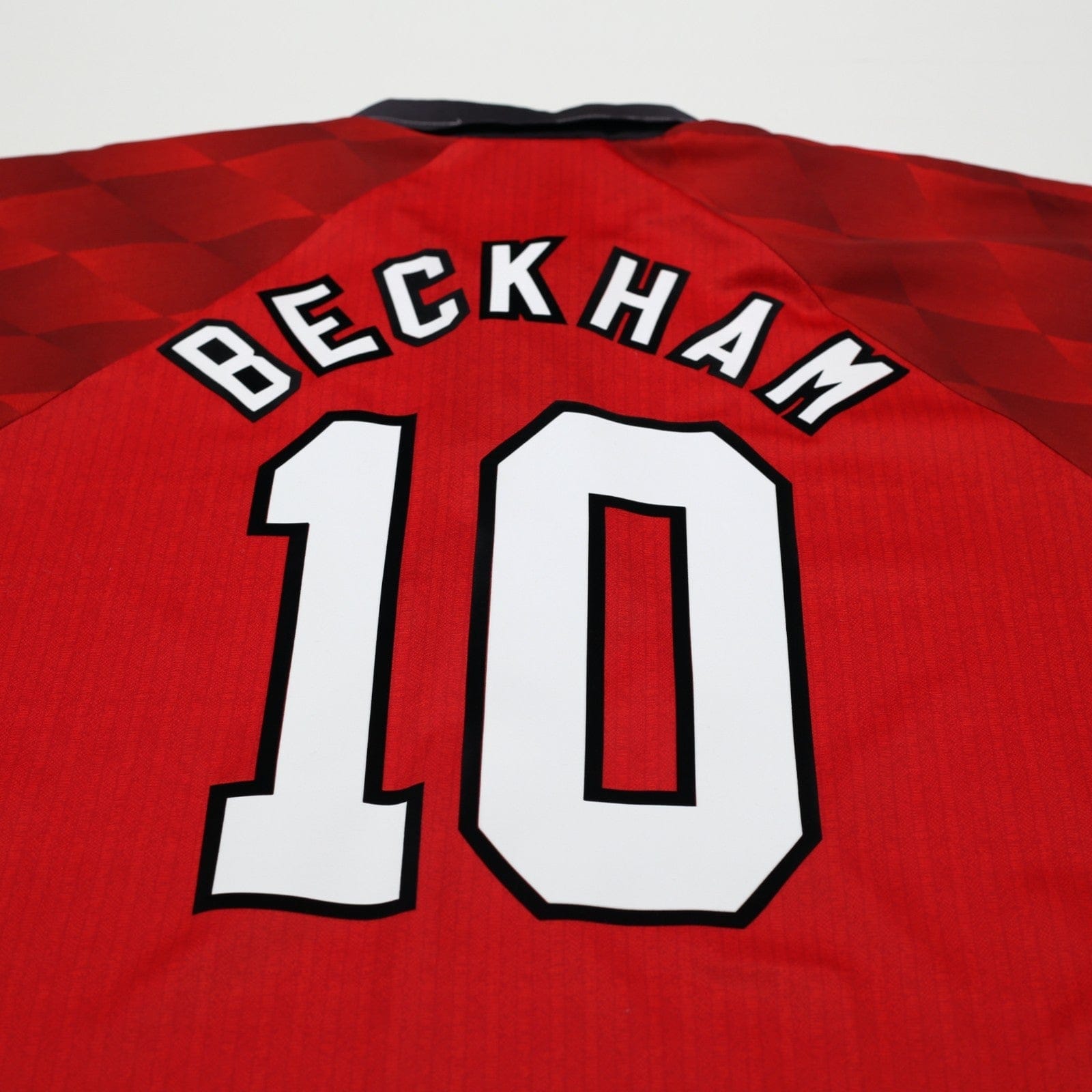 1996/98 Beckham #10 Manchester United Vintage Umbro Home Football Shirt (L)