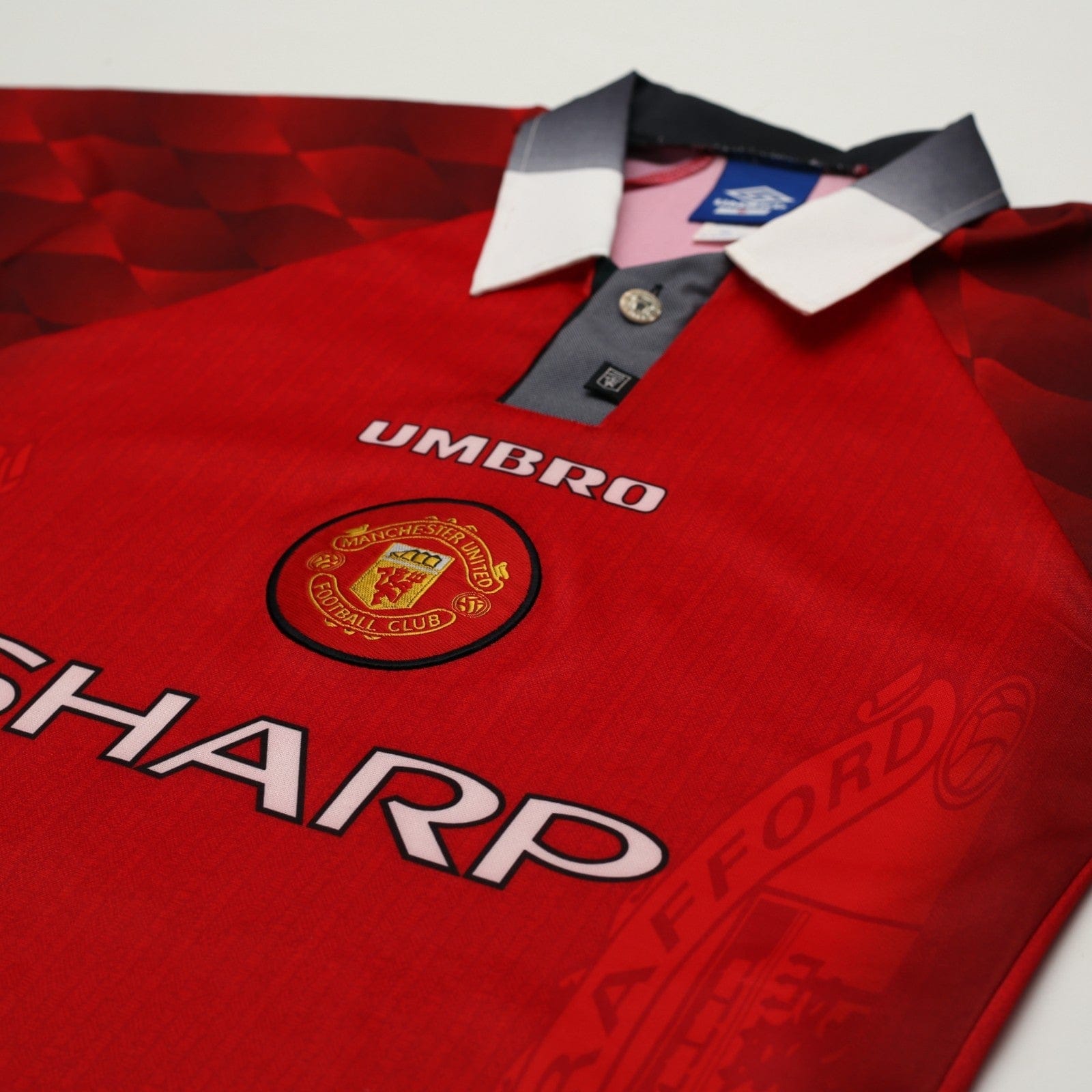 1996/98 Cantona #7 Manchester United Vintage Umbro Home Football Shirt (S)