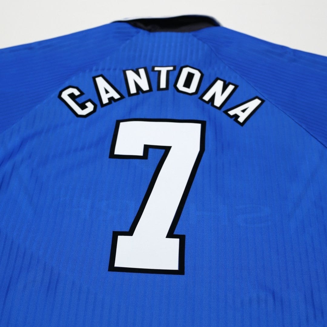 1996/98 Cantona #7 Manchester United Vintage Umbro Third Football Shirt (M)