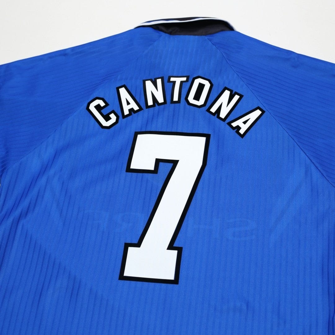 1996/98 Cantona #7 Manchester United Vintage Umbro Third Football Shirt (M)