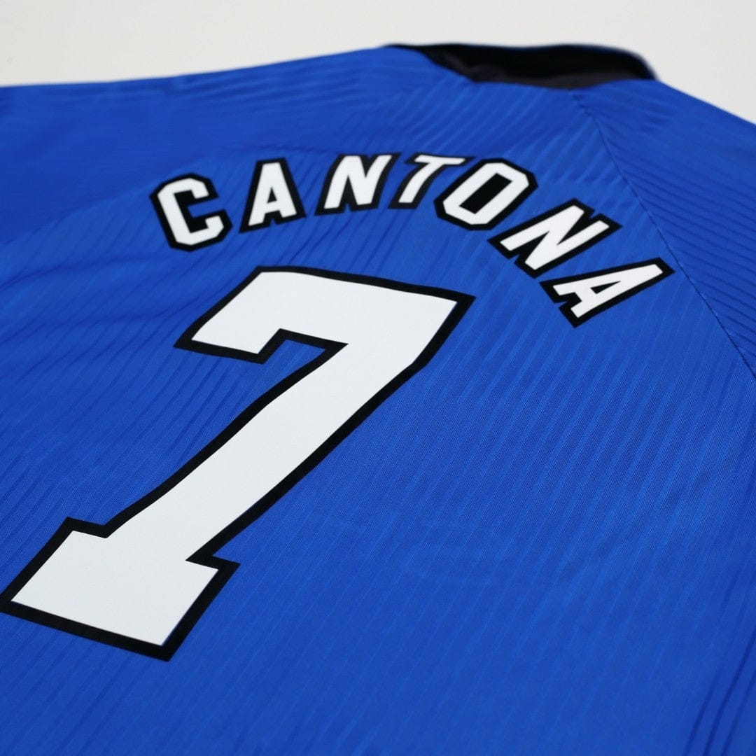 1996/98 Cantona #7 Manchester United Vintage Umbro Third Football Shirt (M)