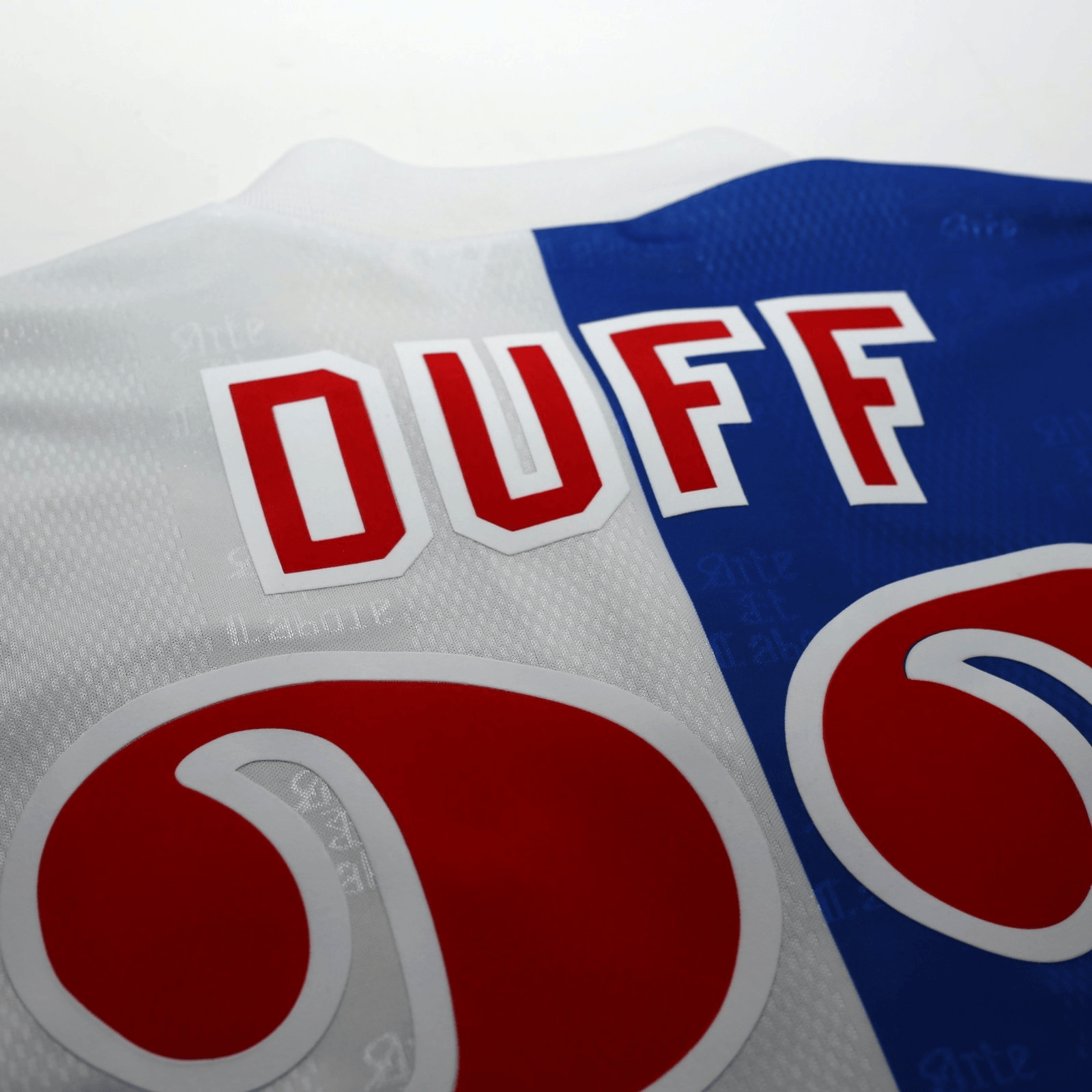 1996/98 Duff #32 Blackburn Rovers Vintage ASICS Home Football Shirt (M)