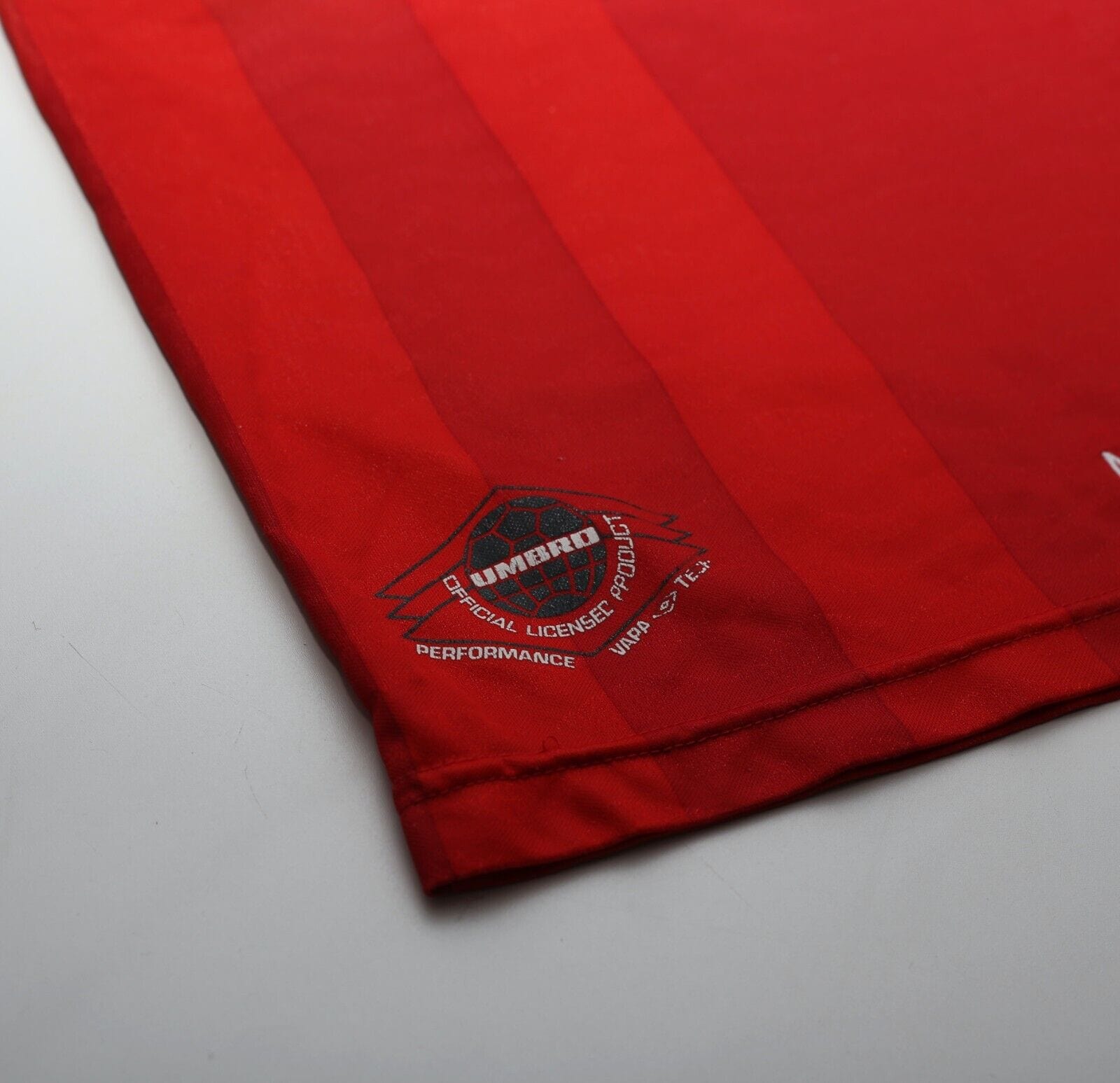 1996/98 GRAMPUS EIGHT Vintage Umbro Home Football Shirt (S/M)