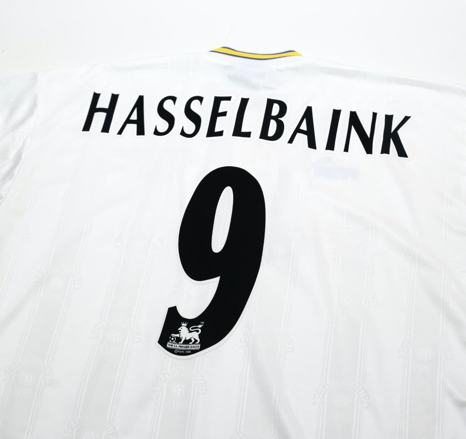 1996/98 HASSELBAINK #9 Leeds United Vintage PUMA Home Football Shirt (L)
