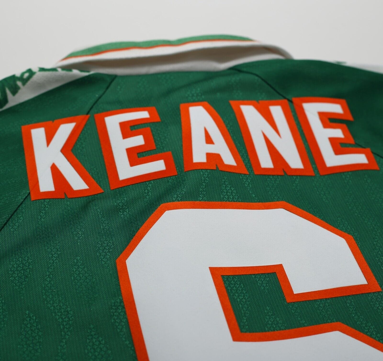 1996/98 KEANE #6 Ireland Vintage Umbro Home Football Shirt (L)