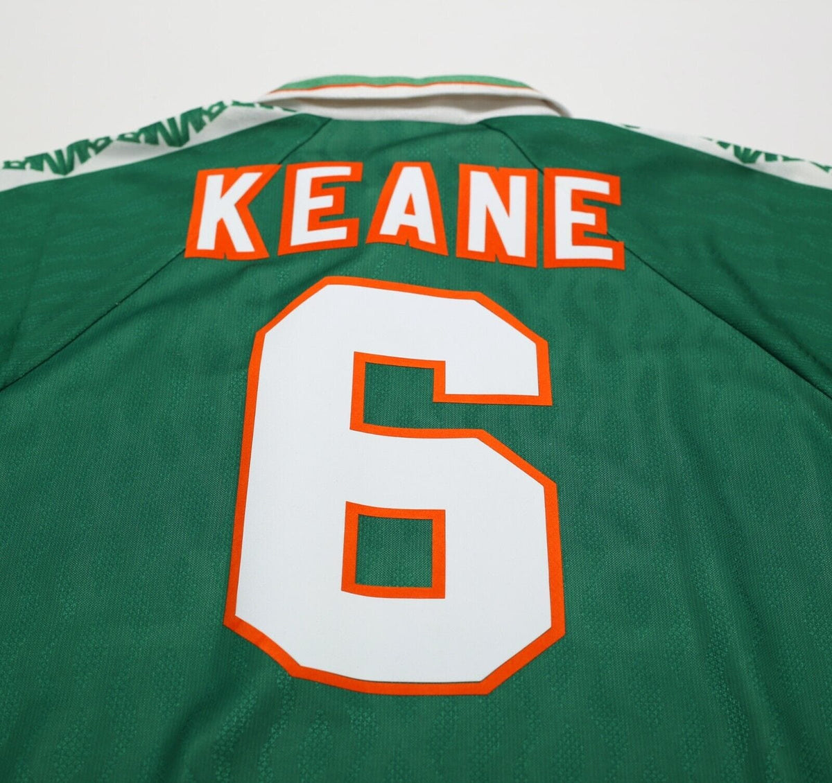 1996/98 KEANE #6 Ireland Vintage Umbro Home Football Shirt (L)