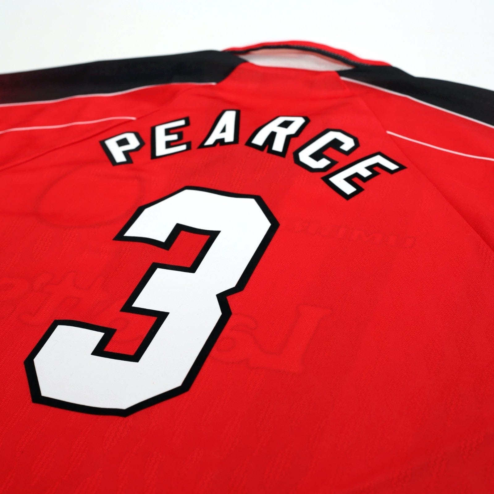 1996/98 Pearce #3 Nottingham Forest Vintage Umbro Home Football Shirt (XL)
