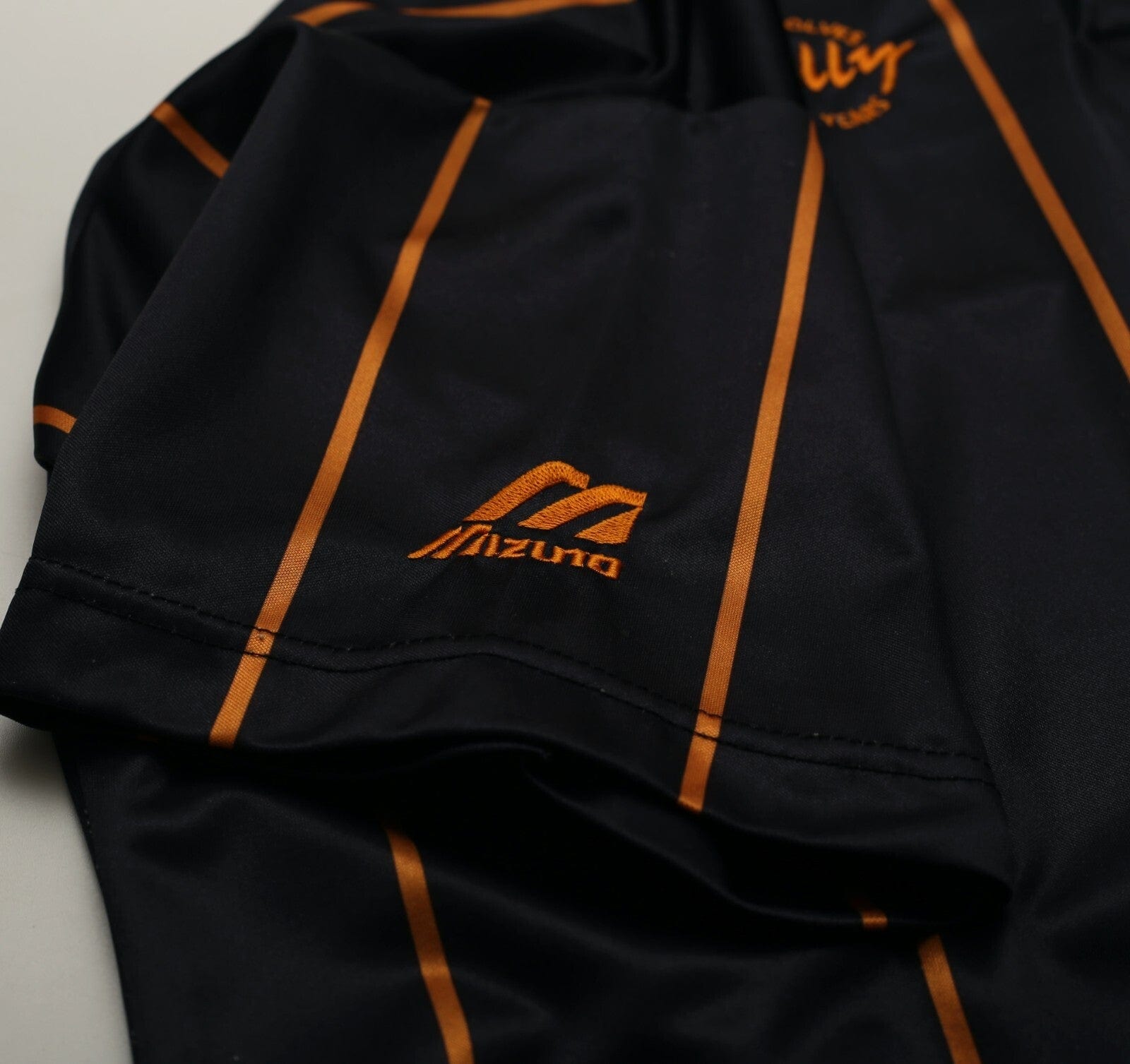 1996 'BULLY' Wolverhampton Wanderers Vintage Mizuno Football Shirt (L)