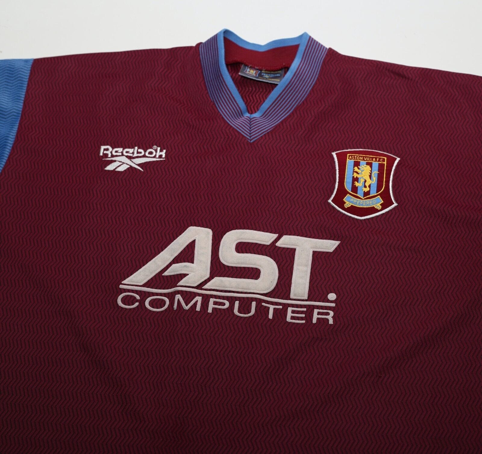 1997/98 MILOSEVIC #9 Aston Villa Vintage Reebok Home Football Shirt Jersey (L)