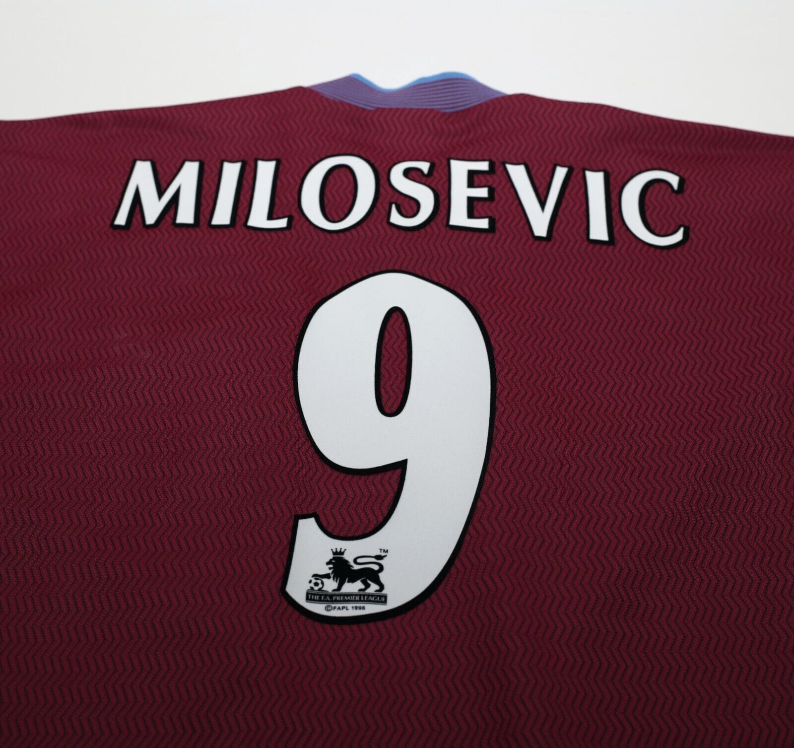 1997/98 MILOSEVIC #9 Aston Villa Vintage Reebok Home Football Shirt Jersey (L)