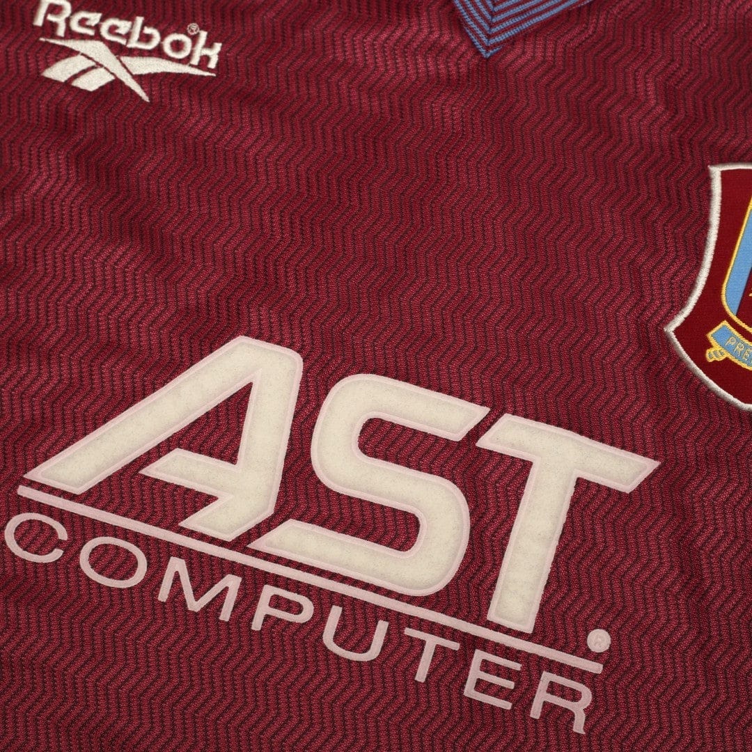 1997/98 Milosevic #9 Aston Villa Vintage Reebok Home Football Shirt (XL)