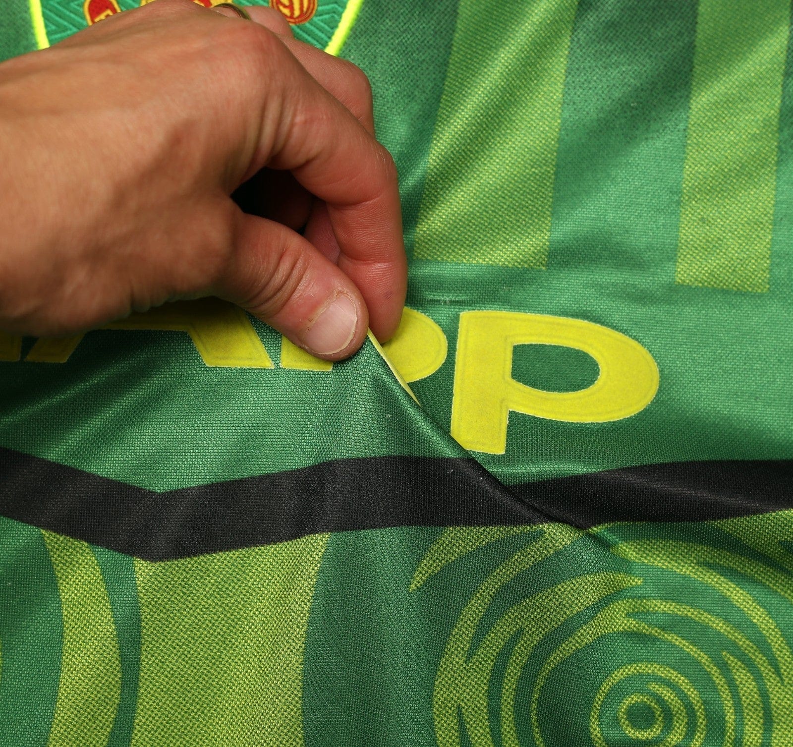 1997/98 SCHMEICHEL #1 Manchester United Vintage Umbro GK Football Shirt (M)