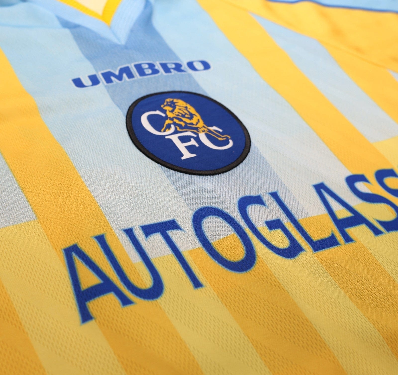 1997/98 ZOLA #25 Chelsea Vintage Umbro Away Football Shirt (L)