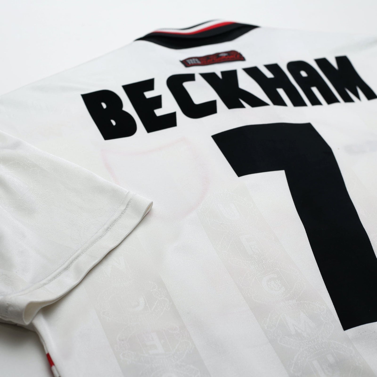 1997/99 Beckham #7 Manchester United Vintage Umbro Away Football Shirt (L)