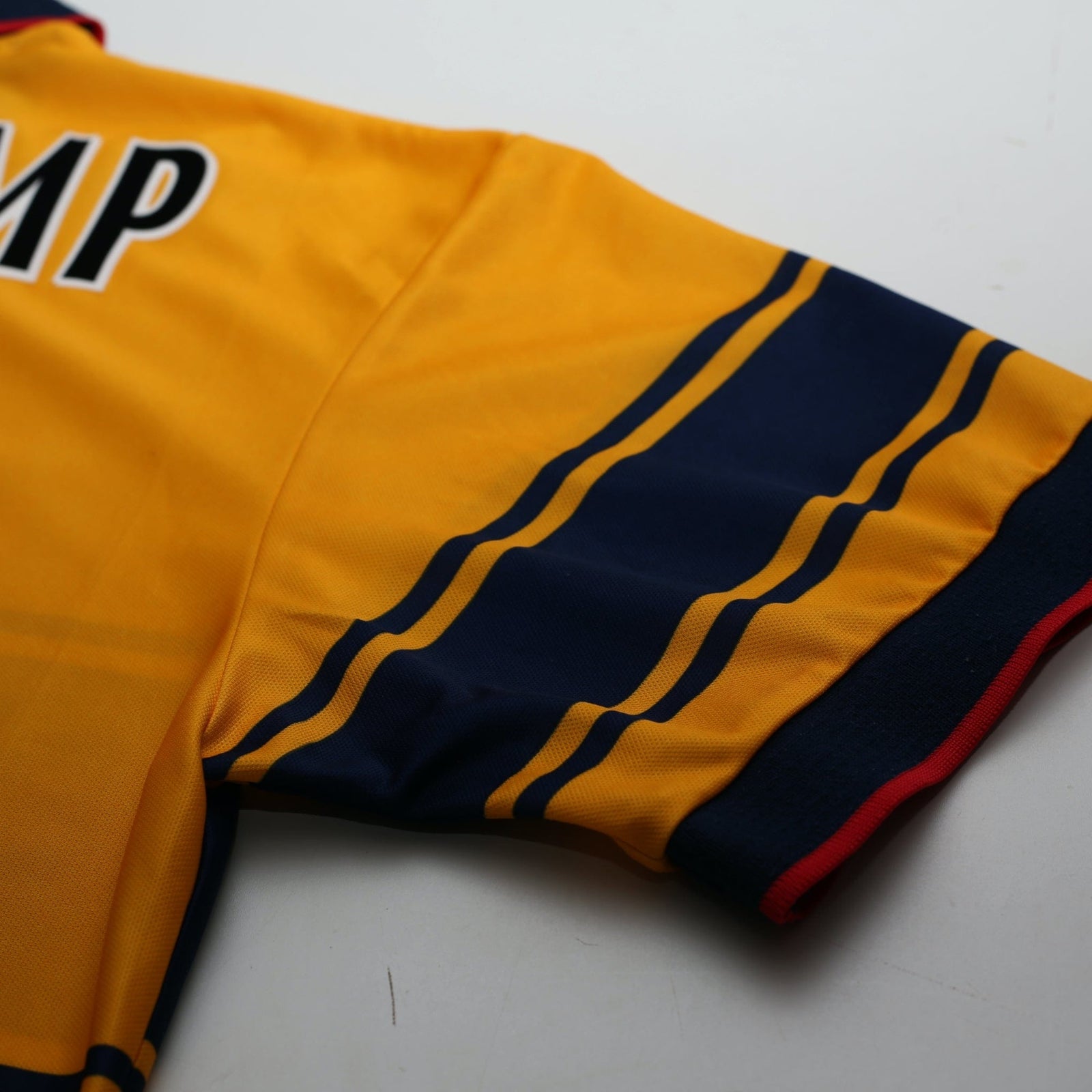 1997/99 Bergkamp #10 Arsenal Vintage Nike Away Football Shirt (L)