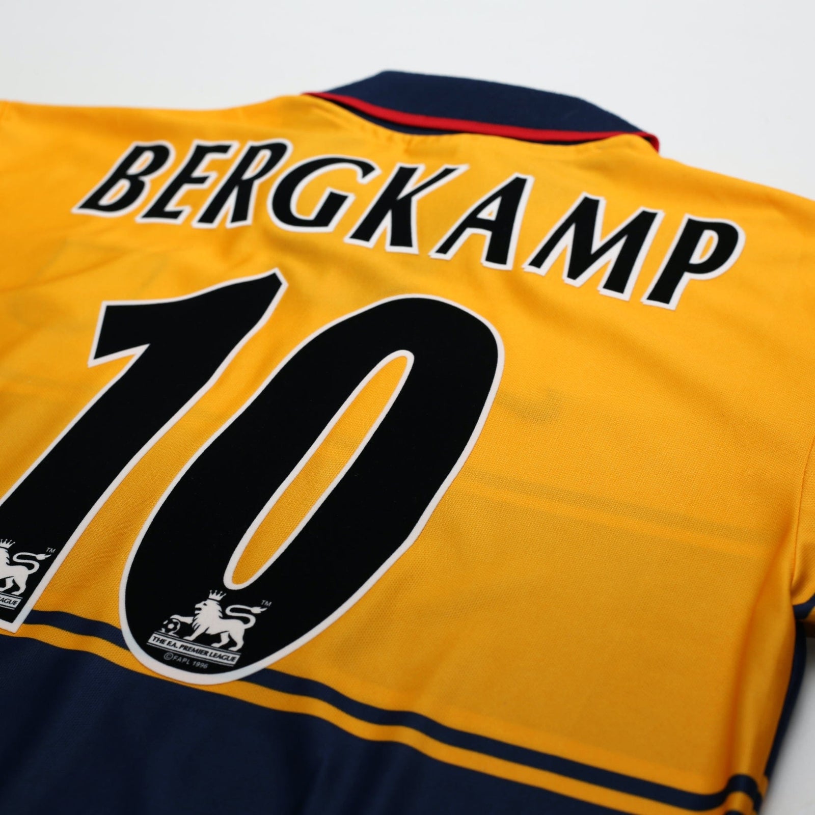 1997/99 Bergkamp #10 Arsenal Vintage Nike Away Football Shirt (L)