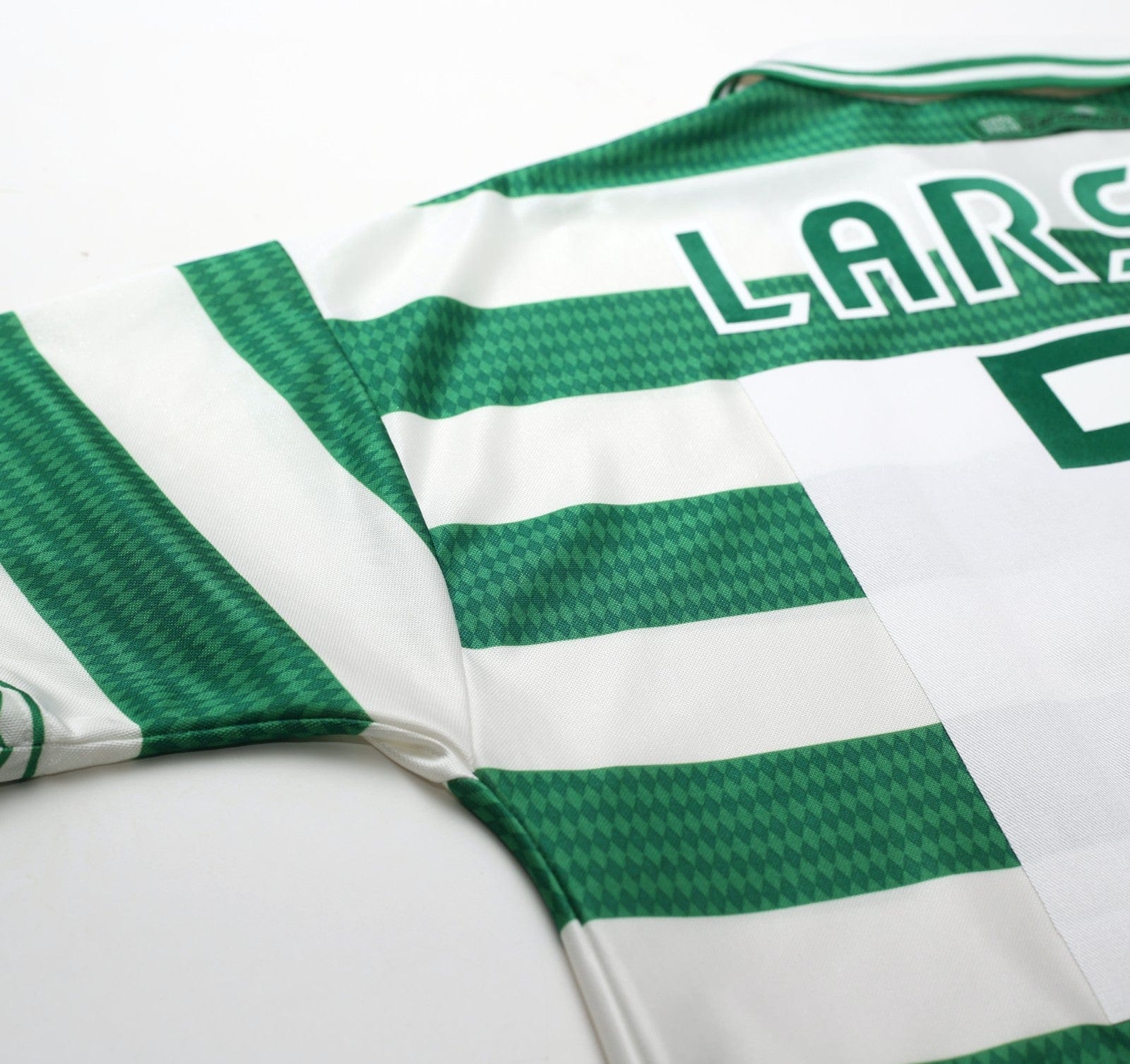 1997/99 LARSSON #7 Celtic Vintage Umbro Home Football Shirt (L)