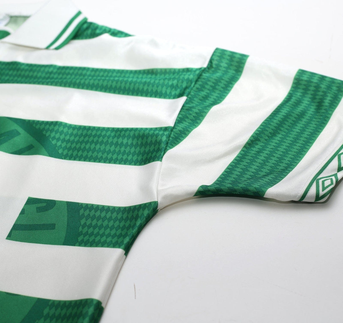 1997/99 LARSSON #7 Celtic Vintage Umbro Home Football Shirt (L)