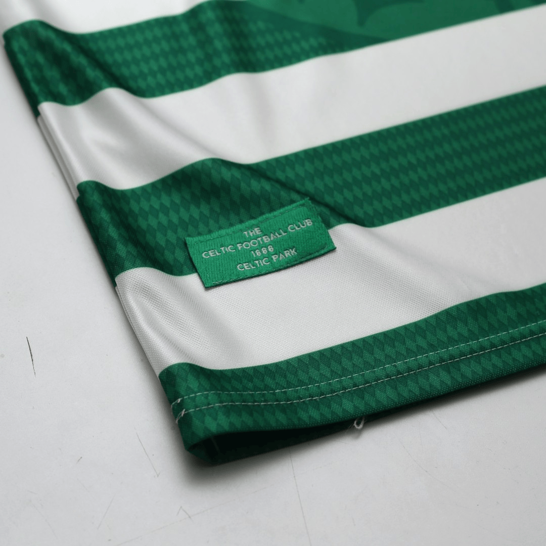 1997/99 Larsson #7 Celtic Vintage Umbro Home Football Shirt (XL)