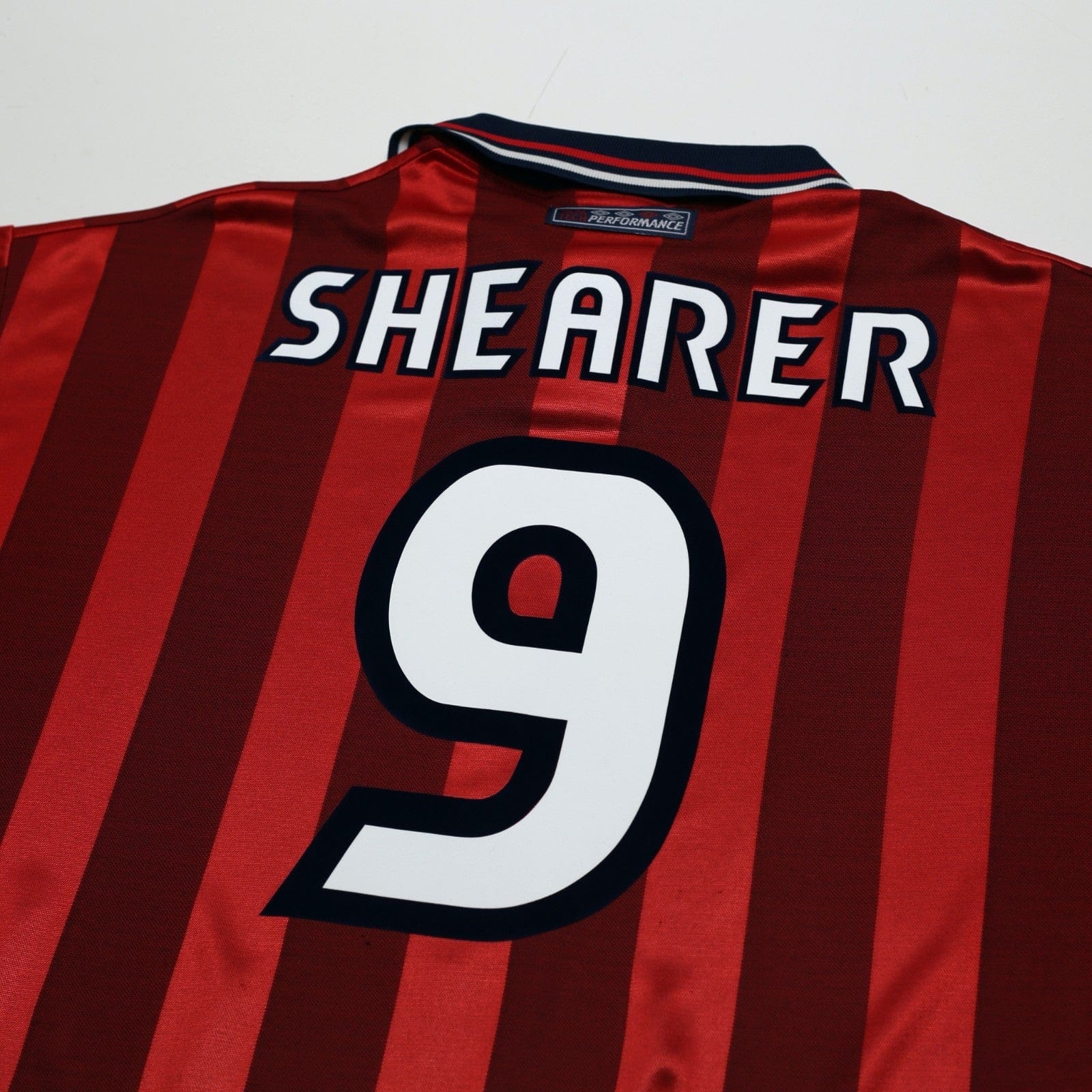 1997/99 Shearer #9 England Vintage Umbro Away Football Shirt (L) Le Tournoi