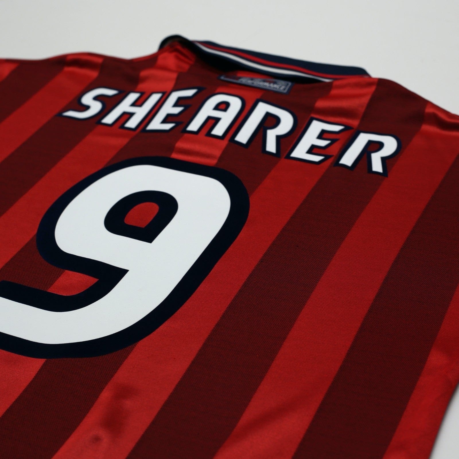 1997/99 Shearer #9 England Vintage Umbro Away Football Shirt (L) Le Tournoi