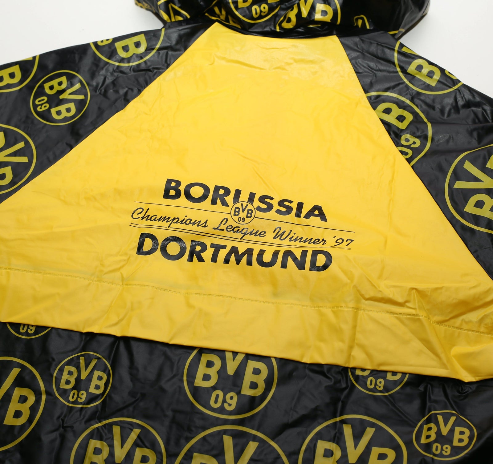1997 BORUSSIA DORTMUND Vintage Champions League Winners Football Rain Jacket (S) BNWOT