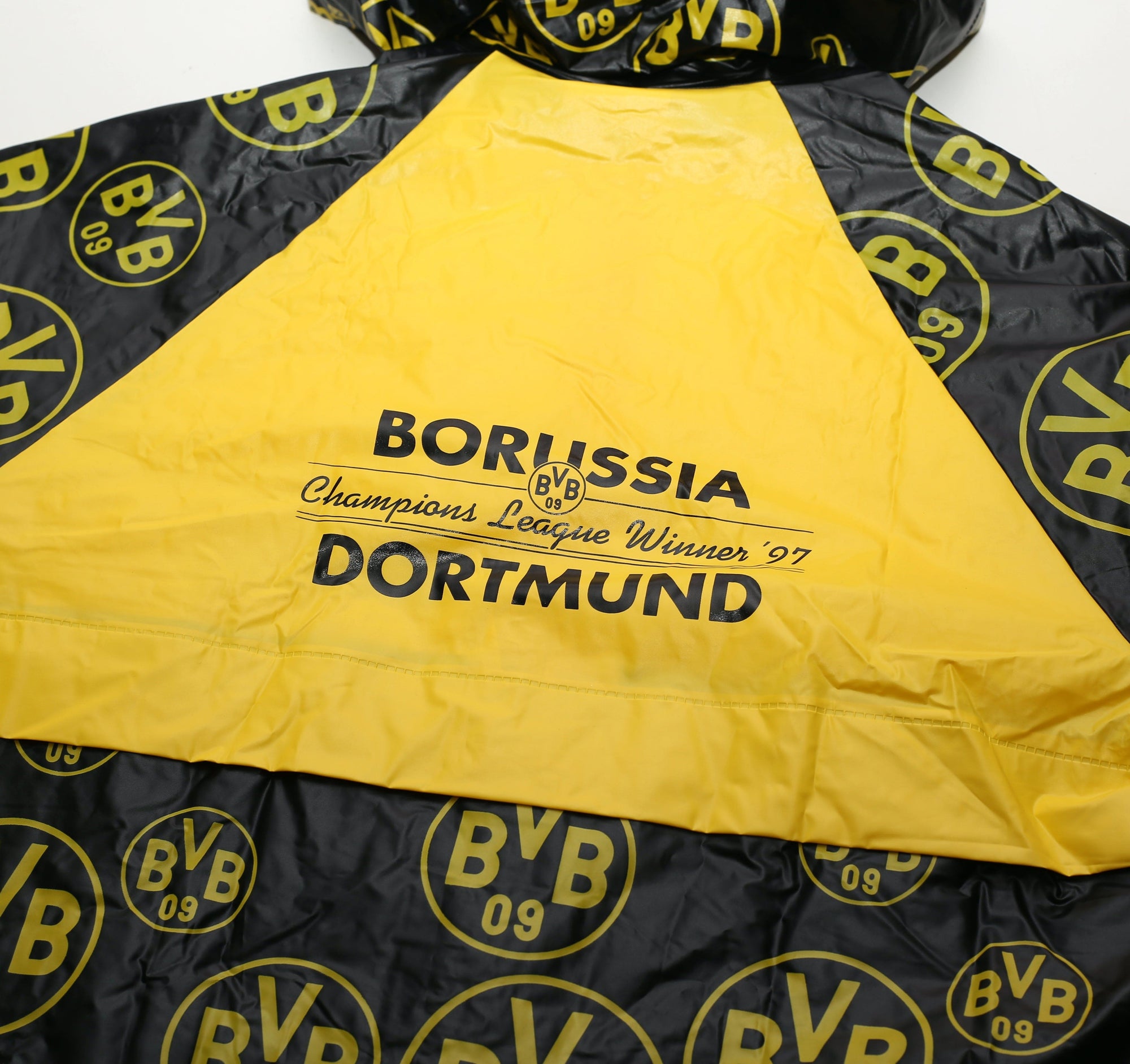 1997 BORUSSIA DORTMUND Vintage Champions League Winners Football Rain Jacket (S) BNWOT