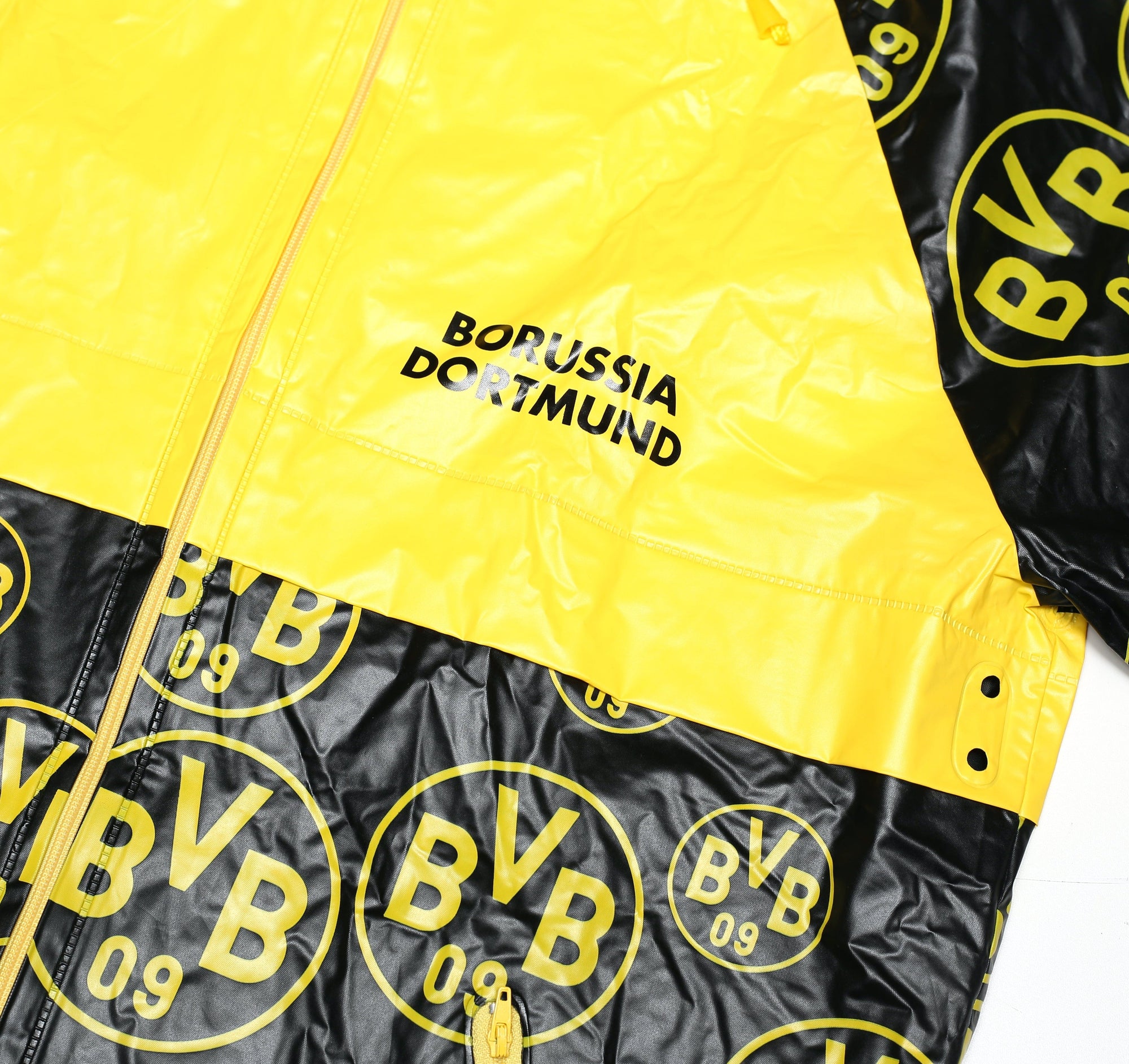1997 BORUSSIA DORTMUND Vintage Champions League Winners Football Rain Jacket (S) BNWOT
