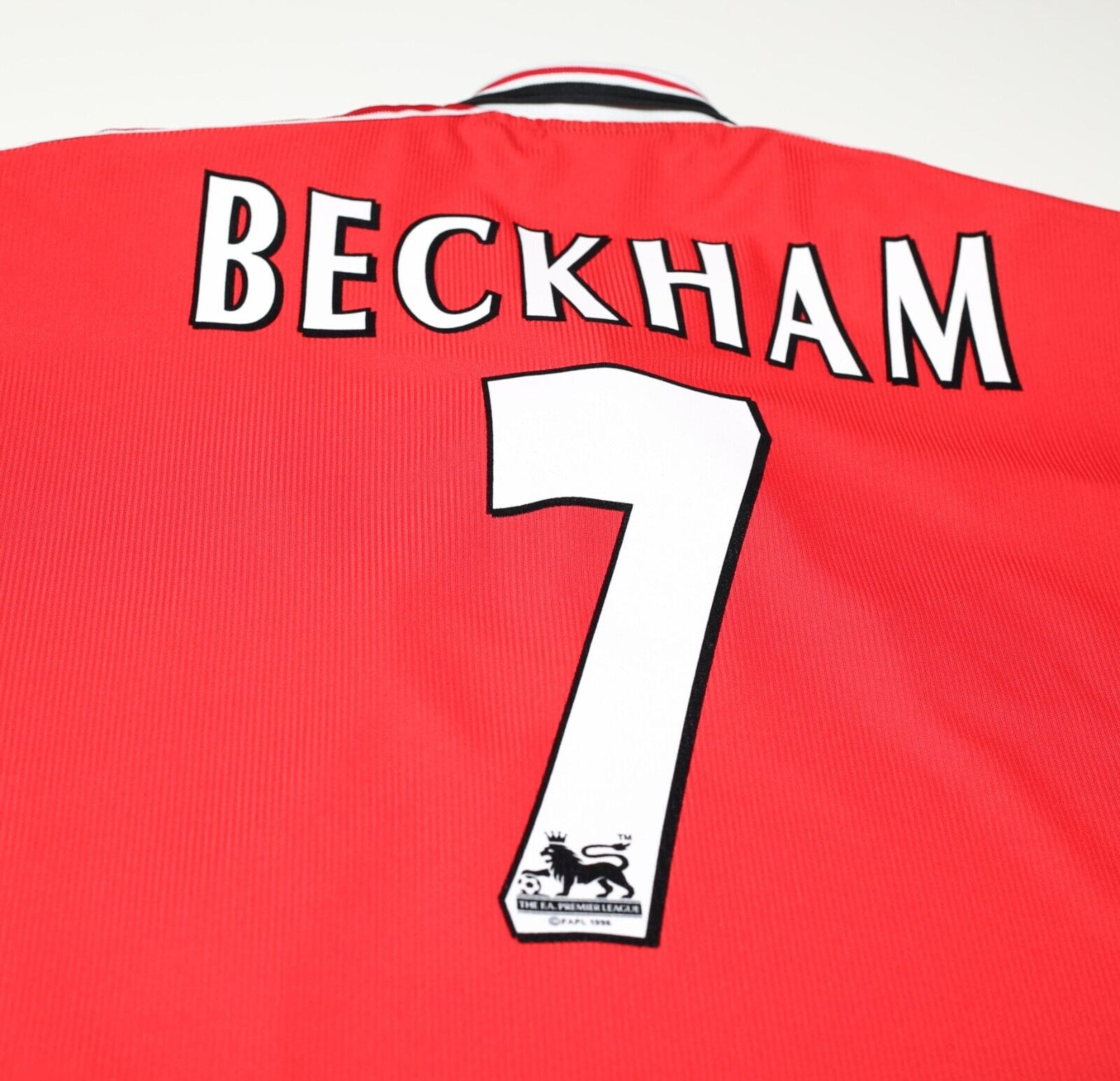 1998/00 BECKHAM #7 Manchester United Vintage Umbro Home Football Shirt