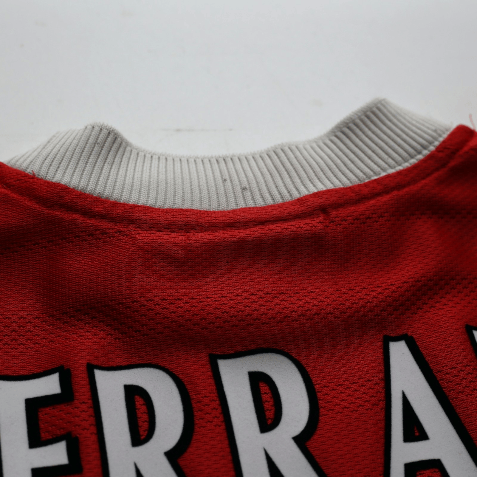 1998/00 Gerrard #28 Liverpool Vintage Reebok Home Football Shirt (S) 34/36