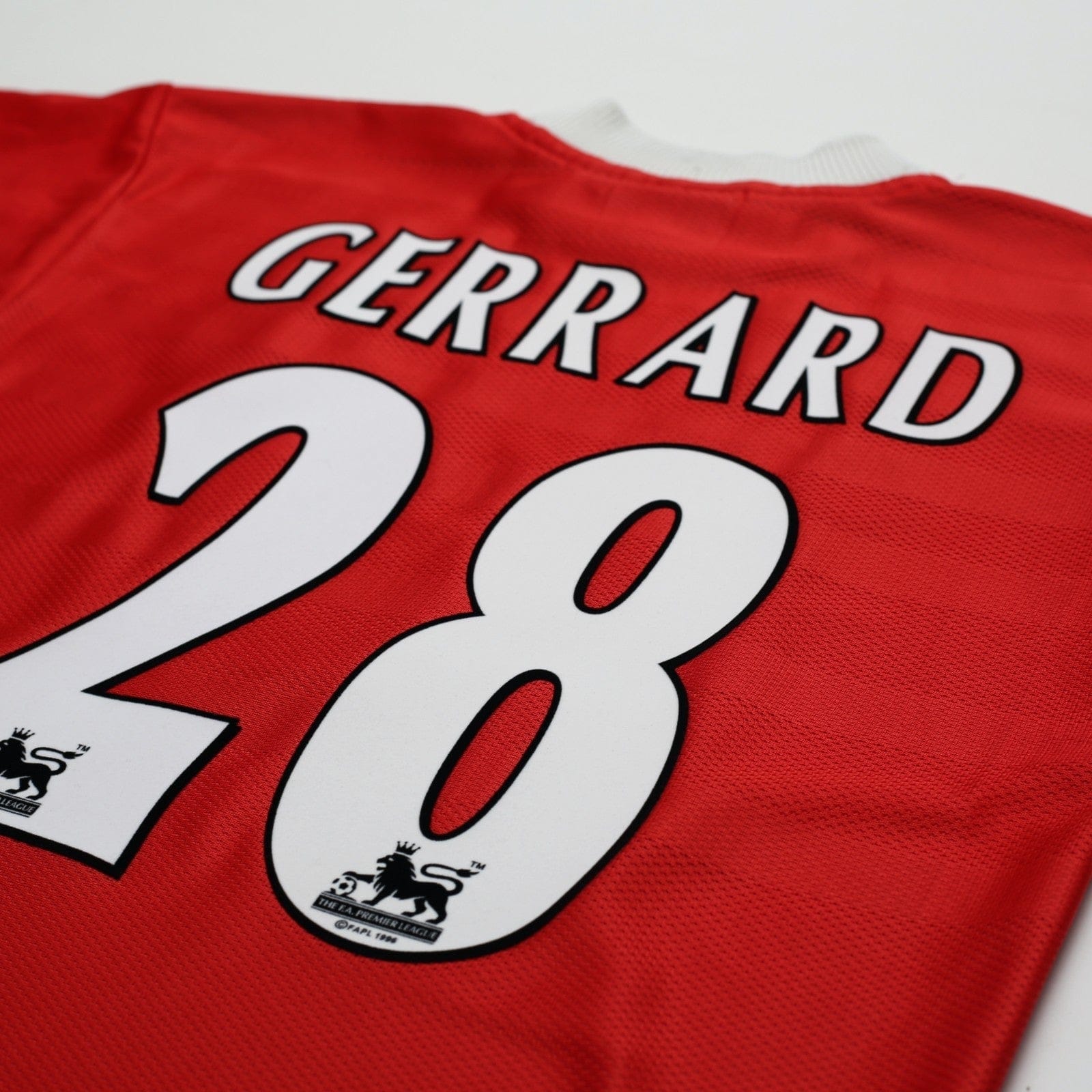 1998/00 Gerrard #28 Liverpool Vintage Reebok Home Football Shirt (S) 34/36