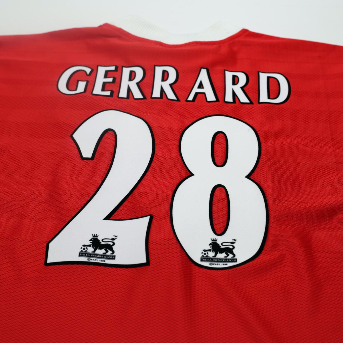 1998/00 Gerrard #28 Liverpool Vintage Reebok Home Football Shirt (S) 34/36