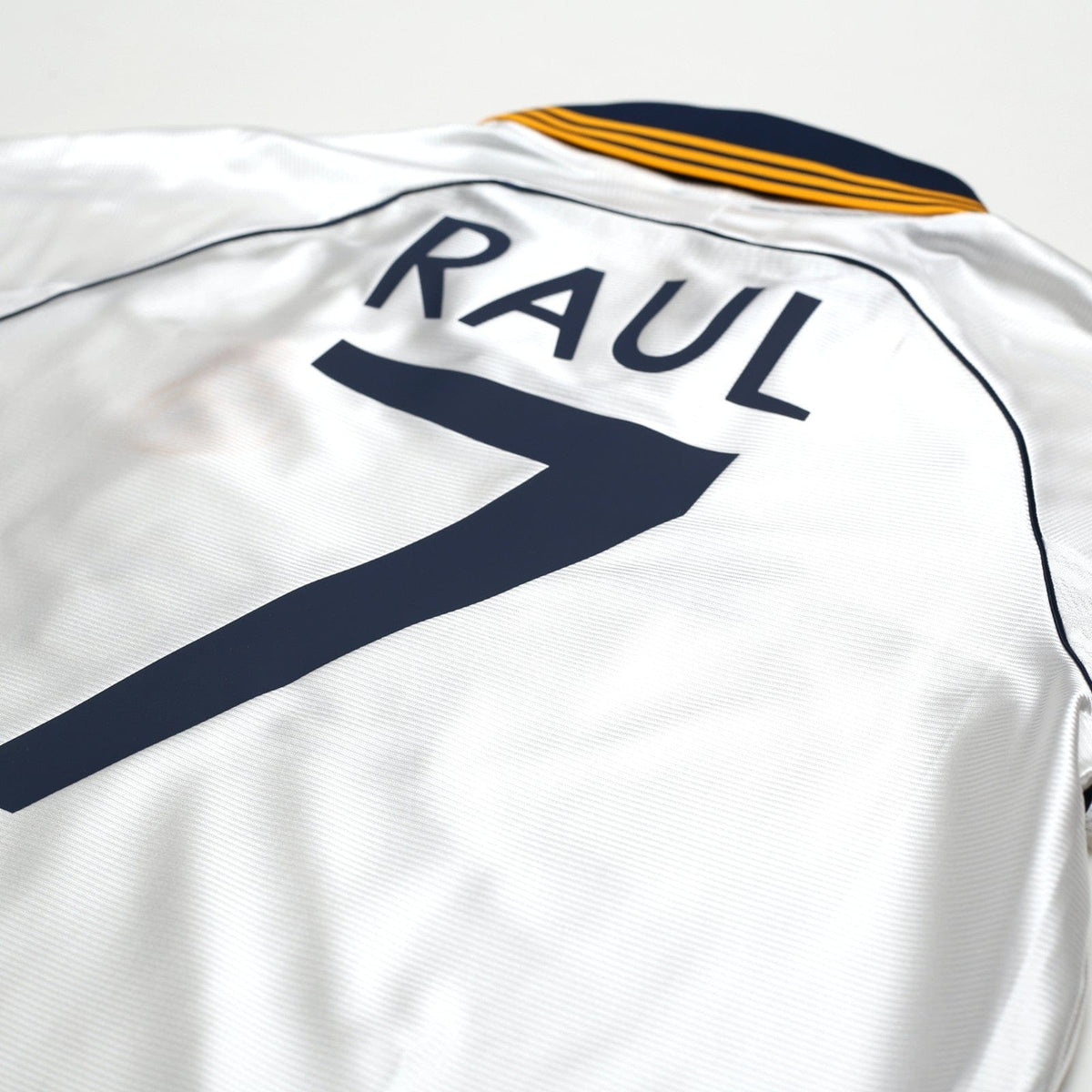 1998/00 Raul #7 Real Madrid Vintage Retro adidas Home Football Shirt (M)