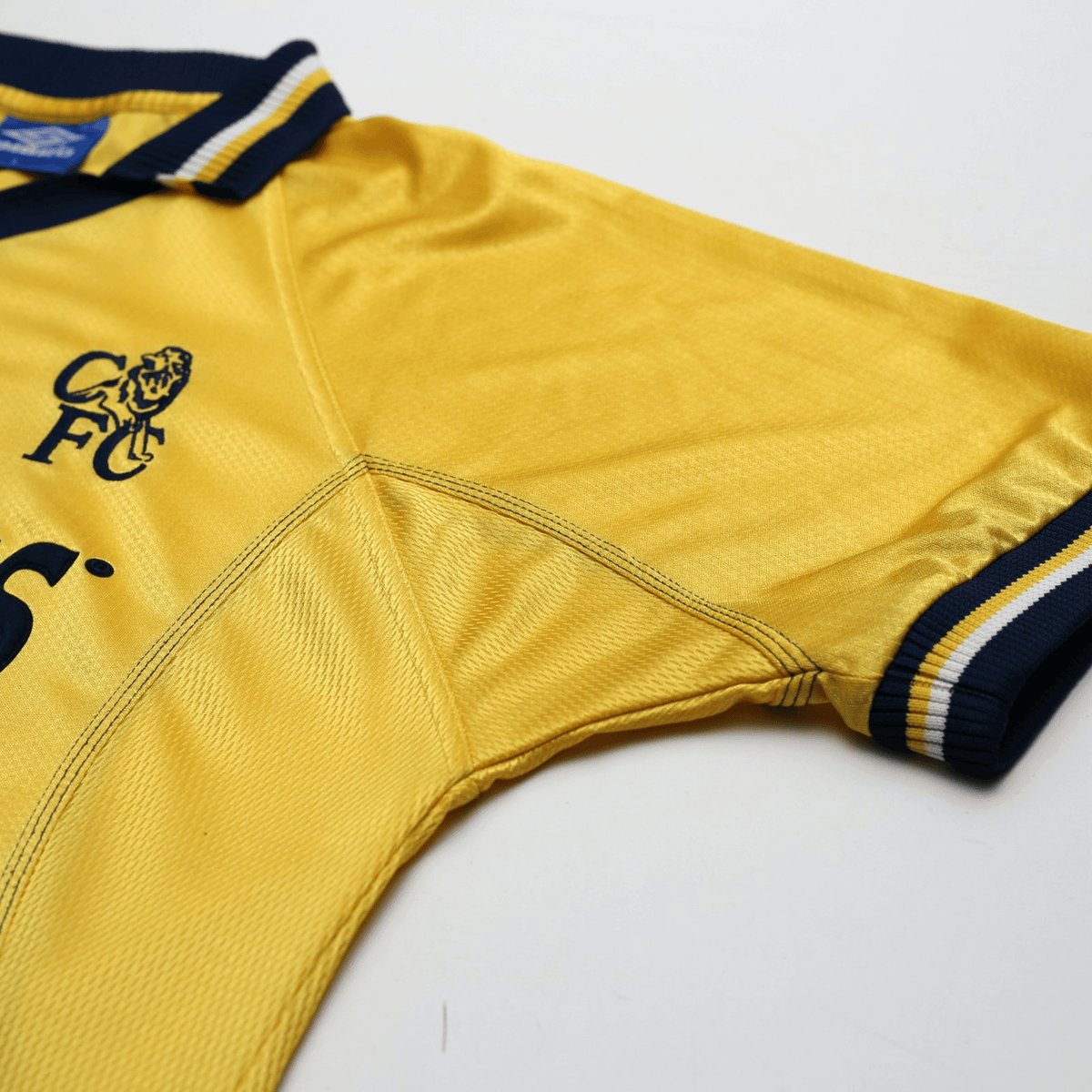 1998/00 Zola #25 Chelsea Vintage Umbro Third Football Shirt (L)