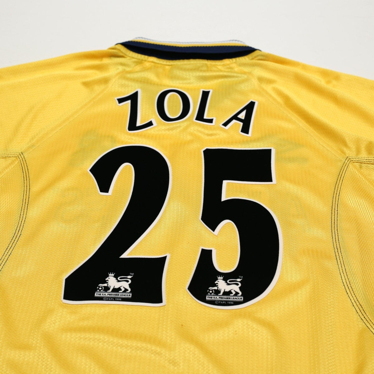 1998/00 Zola #25 Chelsea Vintage Umbro Third Football Shirt (L)