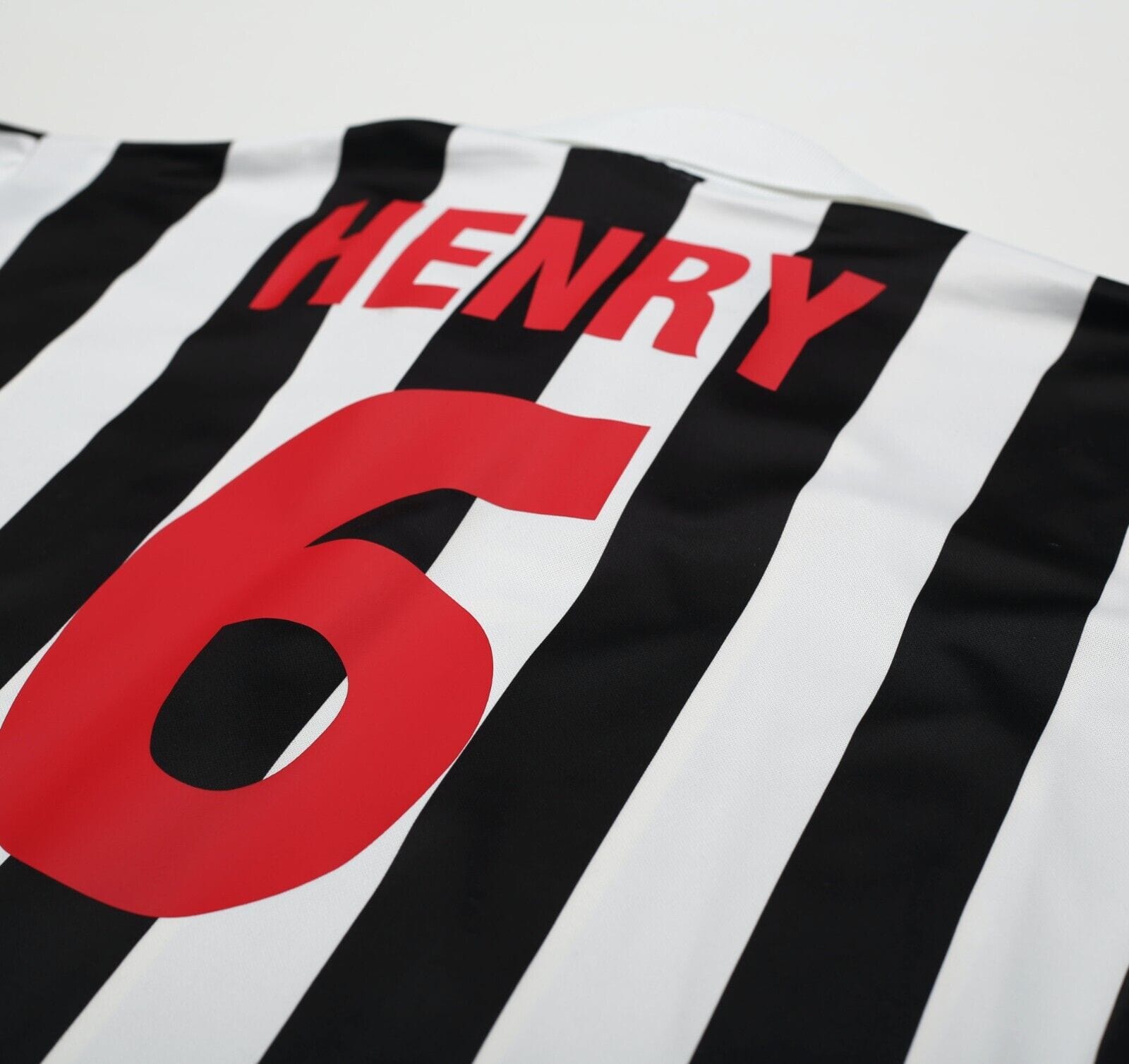1998/99 HENRY #6 Juventus Vintage Kappa Home Football Shirt (L)