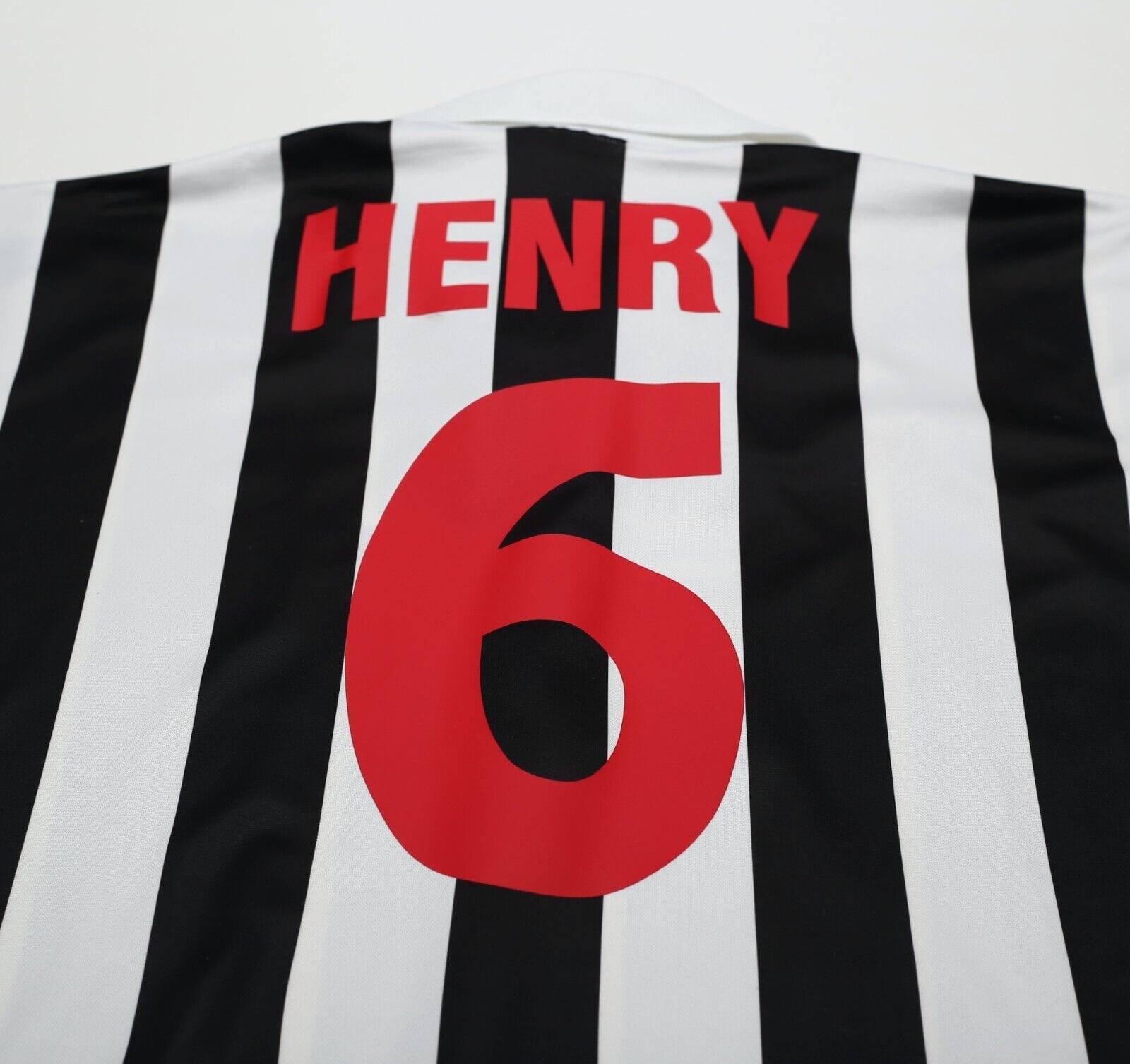 1998/99 HENRY #6 Juventus Vintage Kappa Home Football Shirt (L)