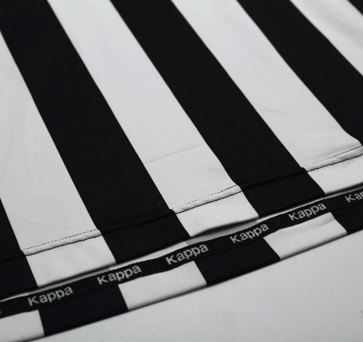 1998/99 HENRY #6 Juventus Vintage Kappa Home Football Shirt (L)