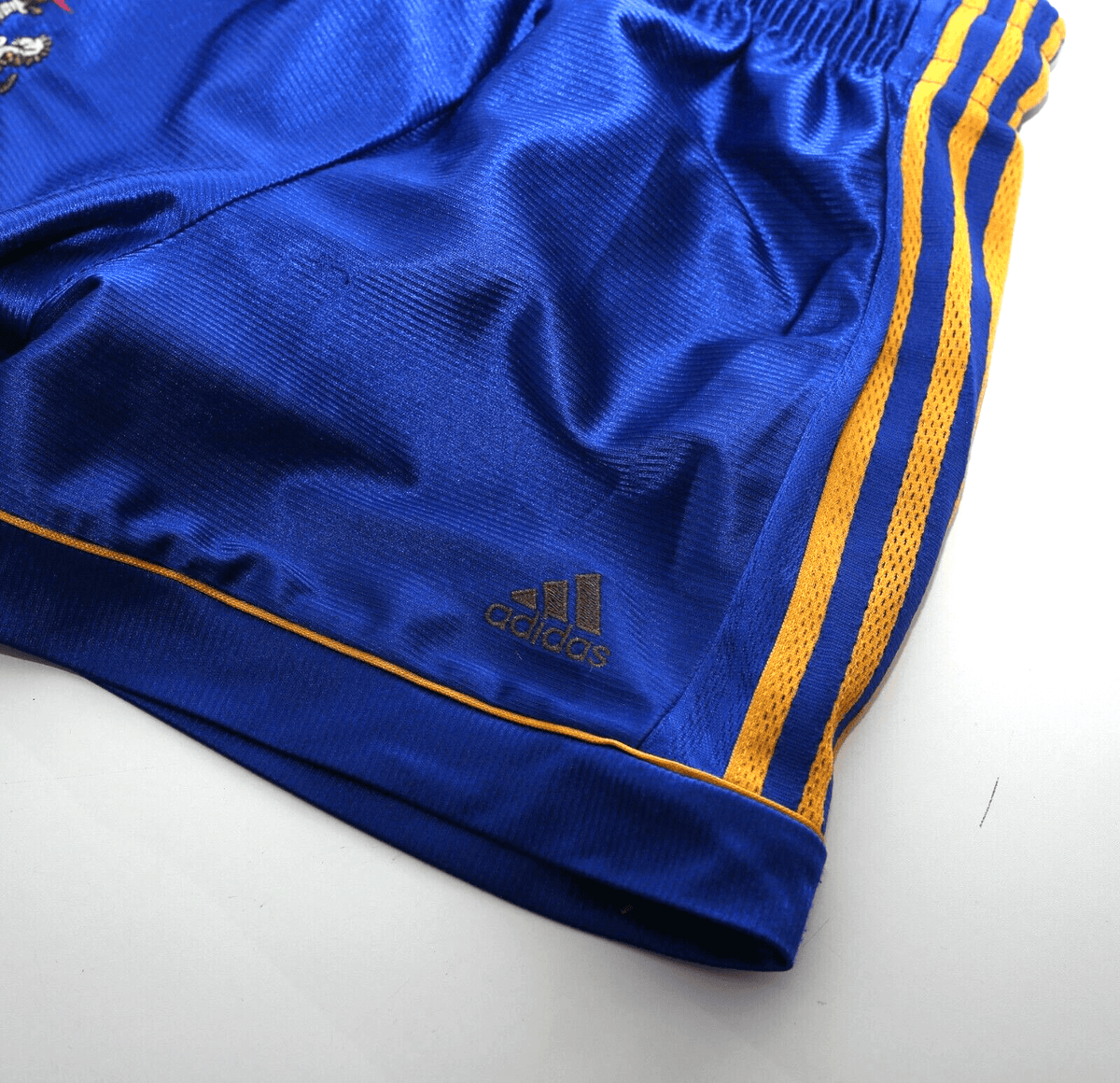 1998/99 NEWCASTLE UNITED Vintage adidas Away Football Shorts (28" Waist)